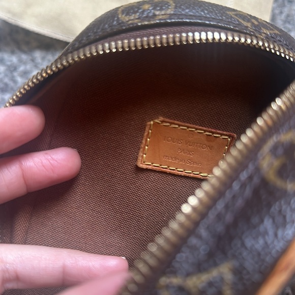 Louis Vuitton Bum Bag - Picture 10 of 13